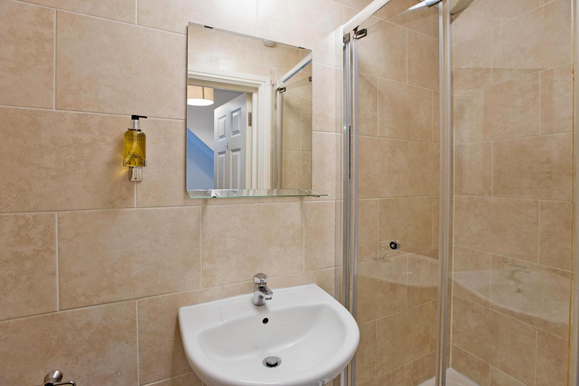 Imperial Corner House-Whitechapel Apartment London Eksteriør bilde